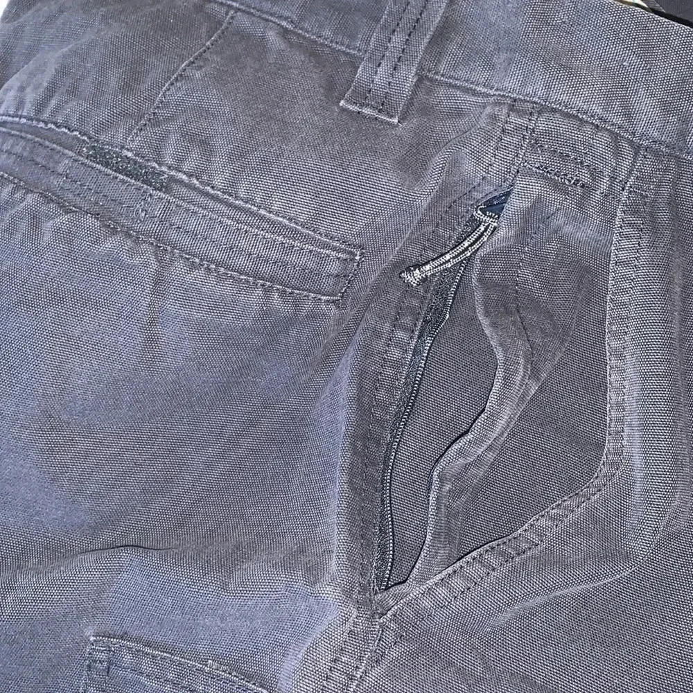 COLUMBIA size 42 navy shorts